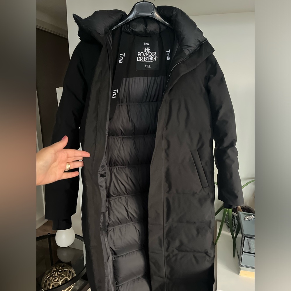 New Aritzia Tna The Powder Dri Parka™ long Black Insulated Jacket Sz S - Picture 11 of 17